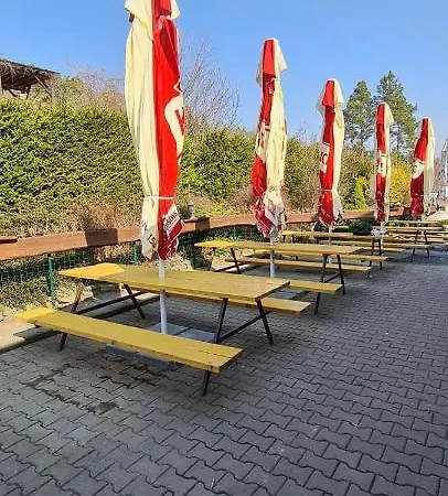 Ubytovani Ve Srubu Campsite